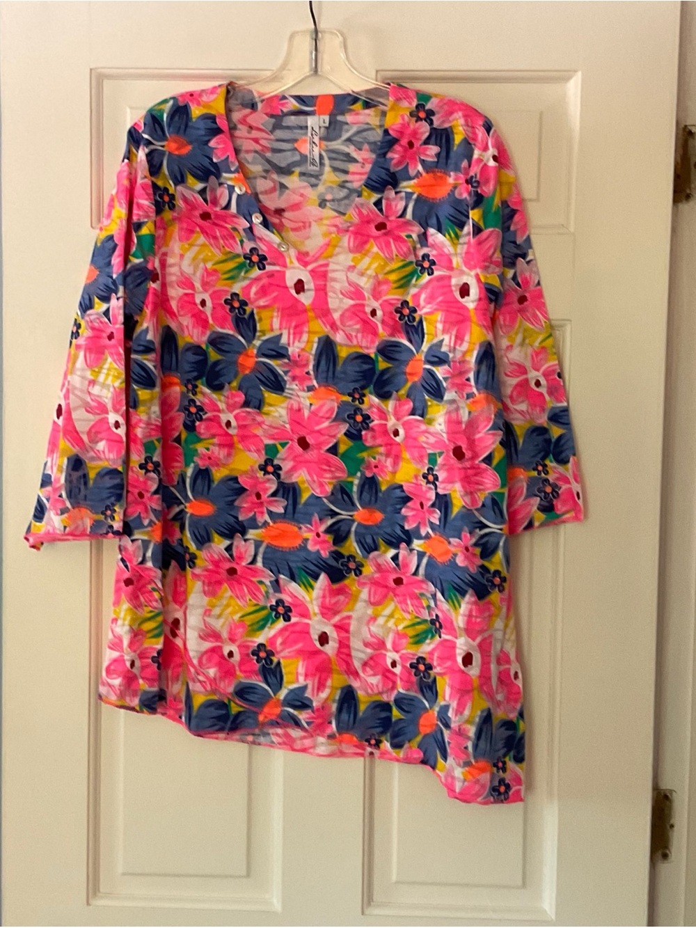 Lulu-B Asymmetrical Hem Tunic Top Pink Floral Large Vibrant Colorful Summer